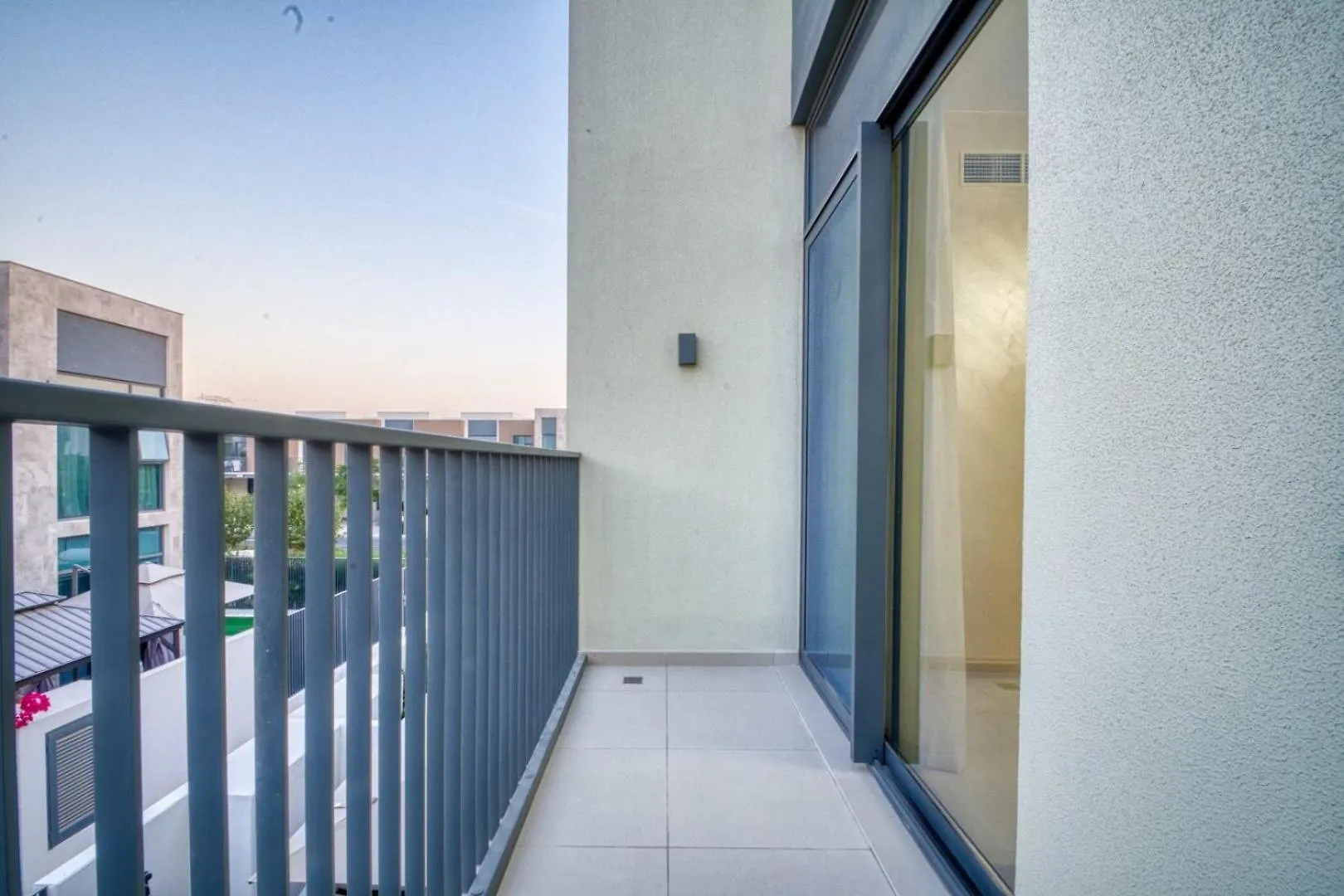 Golden Oasis- Luxury 3Br Villa With Maids Room Dubai
