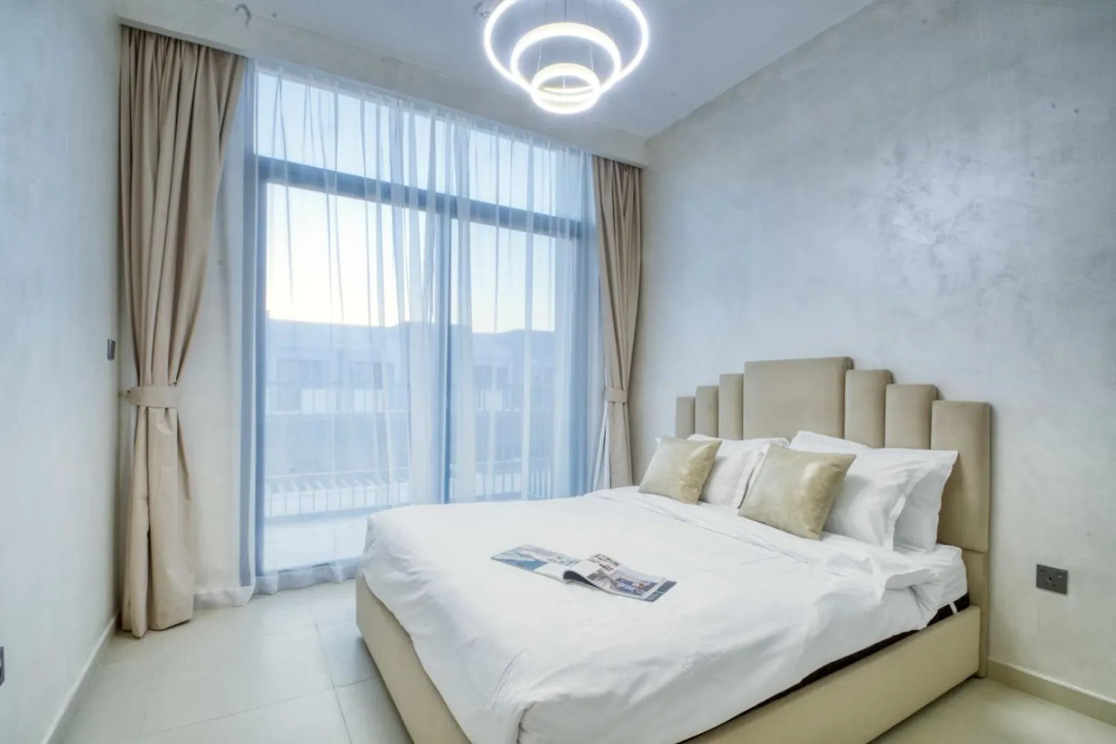 Golden Oasis- Luxury 3Br Villa With Maids Room Dubai