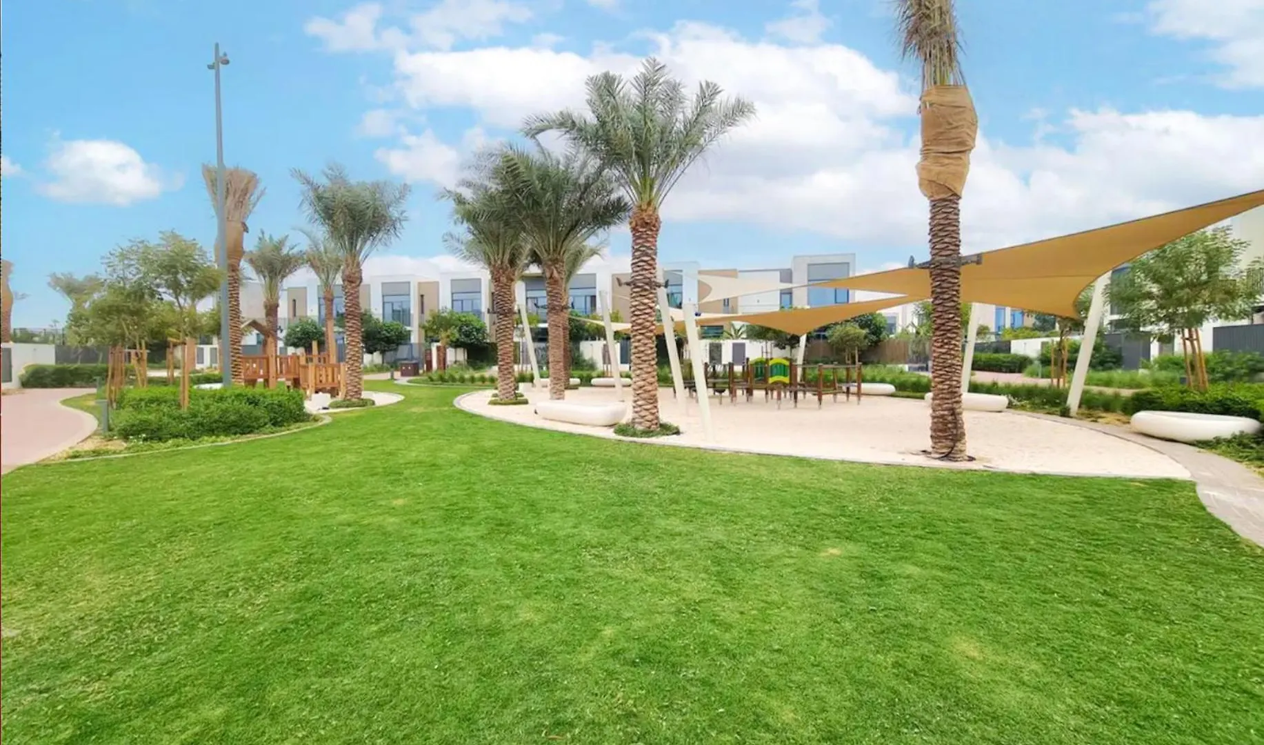 Golden Oasis- Luxury 3Br Villa With Maids Room Dubai