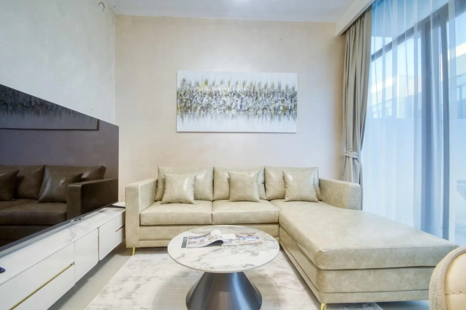 Golden Oasis- Luxury 3Br Villa With Maids Room Dubai