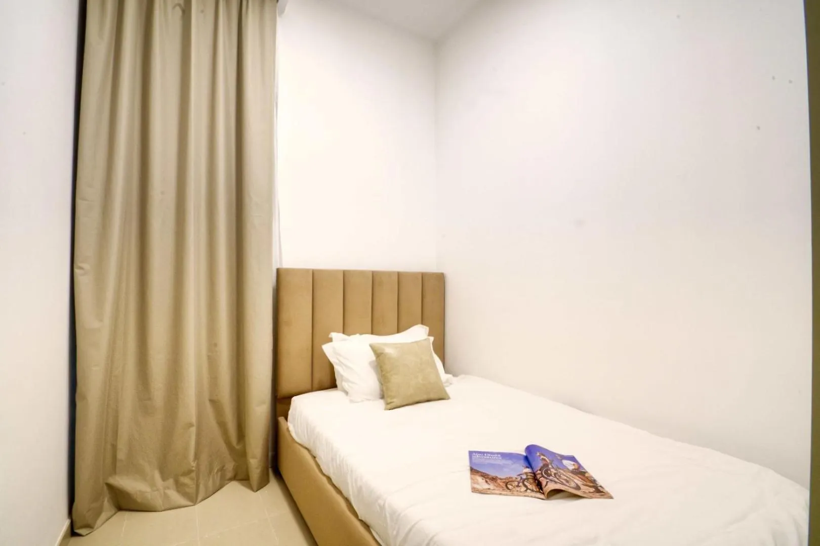 Golden Oasis- Luxury 3Br Villa With Maids Room Dubai 0*,  United Arab Emirates