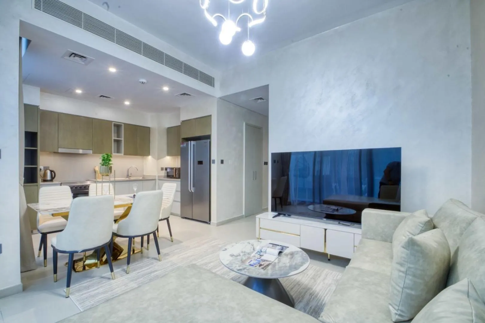 Golden Oasis- Luxury 3Br Villa With Maids Room Dubai 0*,