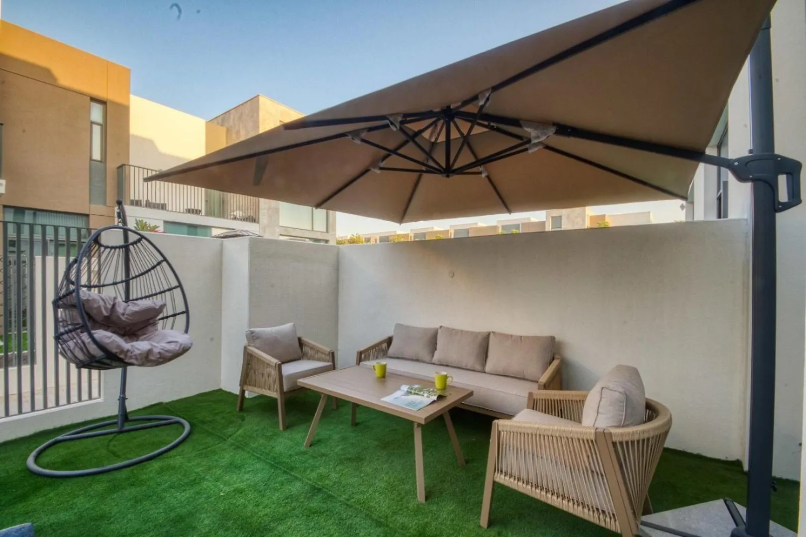 Golden Oasis- Luxury 3Br Villa With Maids Room Dubai