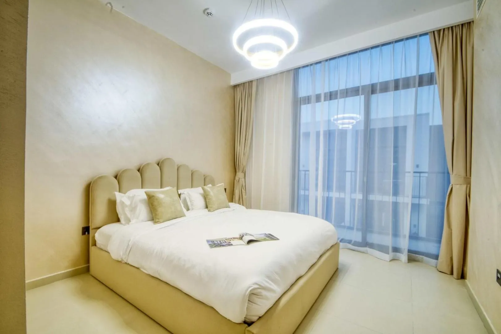Golden Oasis- Luxury 3Br Villa With Maids Room Dubai